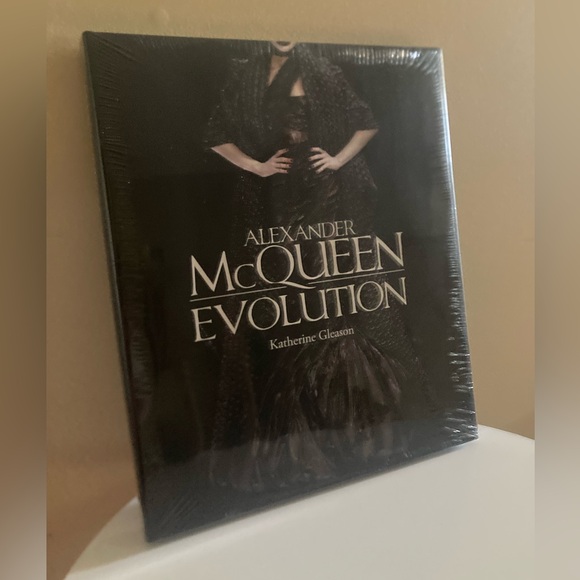 Alexander McQueen: Evolution - Mint Condition - Picture 1 of 6